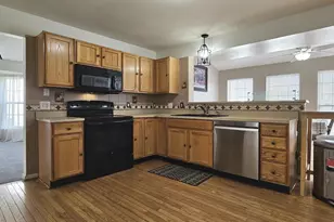 308 Flagstone Cir, Coatesville, PA 19320 - Photo 3