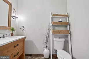 201 Pine Swamp Rd, Elverson, PA 19520 - Photo 19