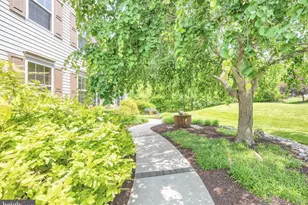 315 Martingale Cir, Coatesville, PA 19320 - Photo 5