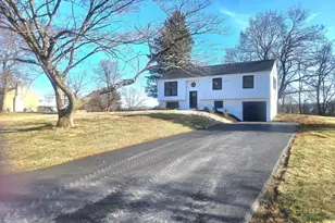 102 Valley Green Dr, Coatesville, PA 19320 - Photo 3