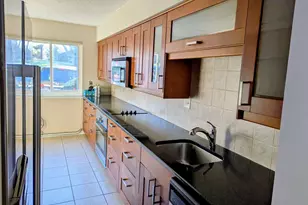 305 Paddock Dr, Chesterbrook, PA 19087 - Photo 3