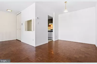 318 Old Forge Xing #318, Devon, PA 19333 - Photo 5