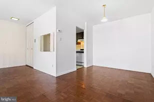 318 Old Forge Crossing, Devon, PA 19333 - Photo 5