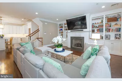 19 Village Square, Paoli, PA 19301 - Photo 5