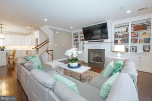 19 Village Square, Paoli, PA 19301 - Photo 5