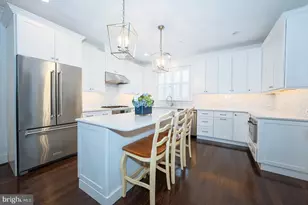 19 Village Square, Paoli, PA 19301 - Photo 9