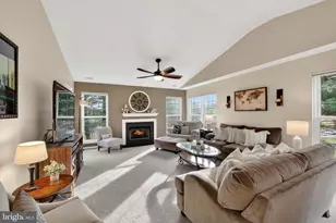 103 Hidden Hollow Ct, Phoenixville, PA 19460 - Photo 3