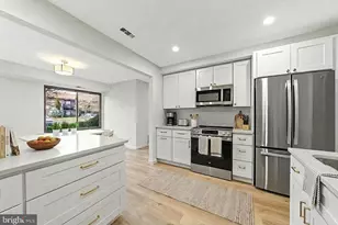 504 Raintree Ln, Malvern, PA 19355 - Photo 9