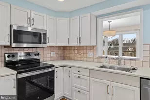 18 Manor Rd, Paoli, PA 19301 - Photo 11