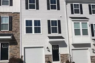 910 Magnolia Ln, Spring City, PA 19475 - Photo 1