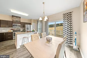 1816 Honeysuckle Ct, Downingtown, PA 19335 - Photo 5