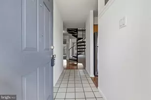 208 Valley Stream Ln, Chesterbrook, PA 19087 - Photo 3