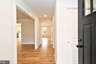 203 Pine Dr, Phoenixville, PA 19460 - Photo 5