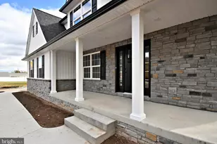 203 Pine Dr, Phoenixville, PA 19460 - Photo 3