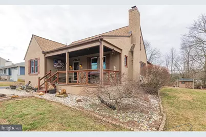 1062 W Meadowbrook Road, Pottstown, PA 19465 - Photo 1