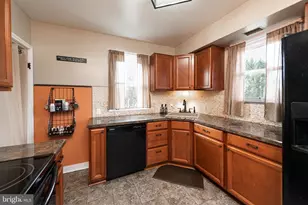 1062 W Meadowbrook Rd, Pottstown, PA 19465 - Photo 11