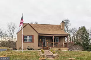 1062 W Meadowbrook Rd, Pottstown, PA 19465 - Photo 1