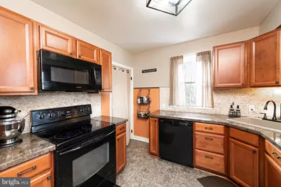 1062 W Meadowbrook Road, Pottstown, PA 19465 - Photo 9