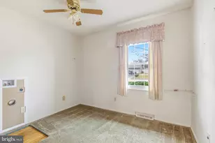 212 N Lake Dr, Downingtown, PA 19335 - Photo 11