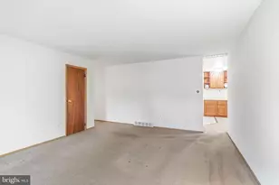 212 N Lake Dr, Downingtown, PA 19335 - Photo 3