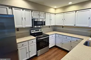 701 Driftwood Ln, Downingtown, PA 19335 - Photo 3