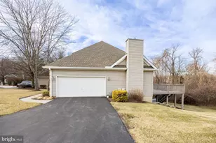 5 Grayson Cir, Phoenixville, PA 19460 - Photo 3