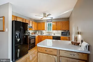 300 Revere Ct, Coatesville, PA 19320 - Photo 9