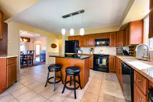 1016 Winding River Ln, Phoenixville, PA 19460 - Photo 15