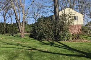 11 N Sugartown Rd, Malvern, PA 19355 - Photo 3