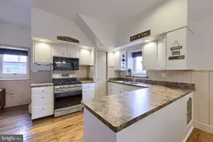 76 S Brick Ln, Elverson, PA 19520 - Photo 7