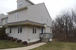 404 Pinebrooke Cir, Downingtown, PA 19335 - Photo 3