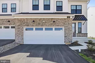 127 Alroy Rd, Malvern, PA 19355 - Photo 3