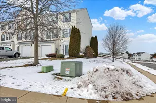 268 S Savanna Dr, Pottstown, PA 19465 - Photo 3