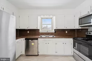 950 W Chestnut St, Coatesville, PA 19320 - Photo 9