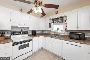 878 Valley Forge Rd, Phoenixville, PA 19460 - Photo 11