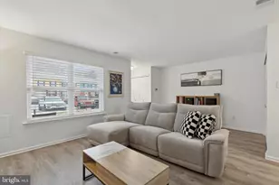 2526 Clothier St, Coatesville, PA 19320 - Photo 3