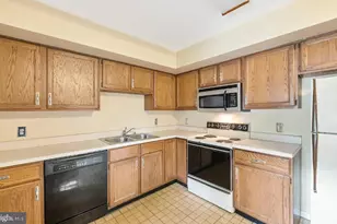 109 Valley Stream Cir, Chesterbrook, PA 19087 - Photo 5