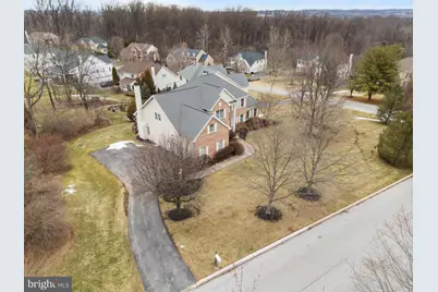 325 Shelbourne Lane, Phoenixville, PA 19460 - Photo 3