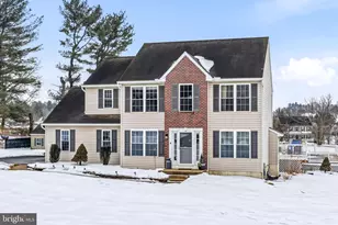 401 Ivy Dr, Oxford, PA 19363 - Photo 1