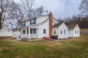 215 Hopewell Rd, Elverson, PA 19520 - Photo 1