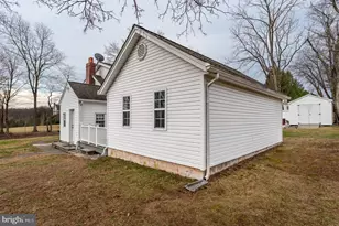 215 Hopewell Rd, Elverson, PA 19520 - Photo 5