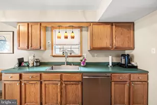 1221 Rhode Island Ln, Downingtown, PA 19335 - Photo 15