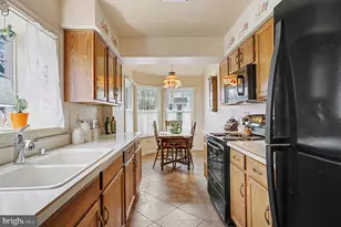 1706 Coventry Pointe Ln, Pottstown, PA 19465 - Photo 9