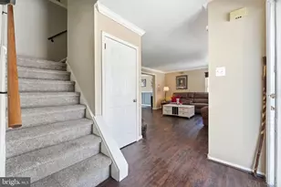 102 Gloucester Ct, Downingtown, PA 19335 - Photo 3