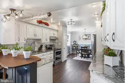 102 Gloucester Court, Downingtown, PA 19335 - Photo 9