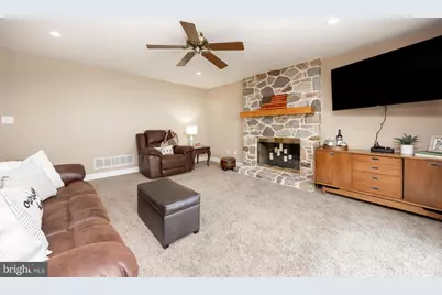 35 Oakwood Lane, Phoenixville, PA 19460 - Photo 15