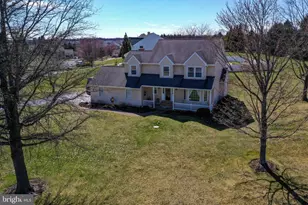 19 Ponds End Dr, Downingtown, PA 19335 - Photo 3