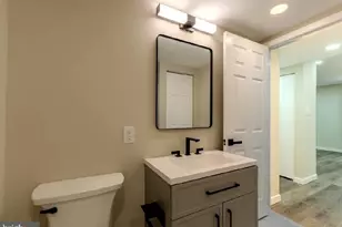 293 Valley Stream Ln, Chesterbrook, PA 19087 - Photo 11