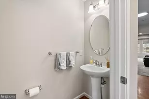 256 S Savanna Dr, Pottstown, PA 19465 - Photo 9