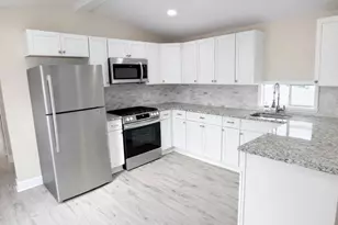 885 Buttonwood Ave, Spring City, PA 19475 - Photo 3